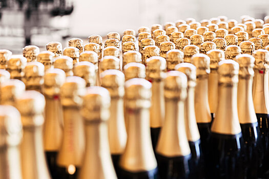 Производители предложили поднять цены на шампанское в 2019 году