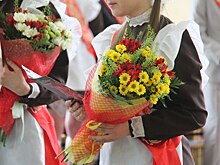 Поборы в школе: что делать родителям, если требуют скинуться на ремонт и учебники