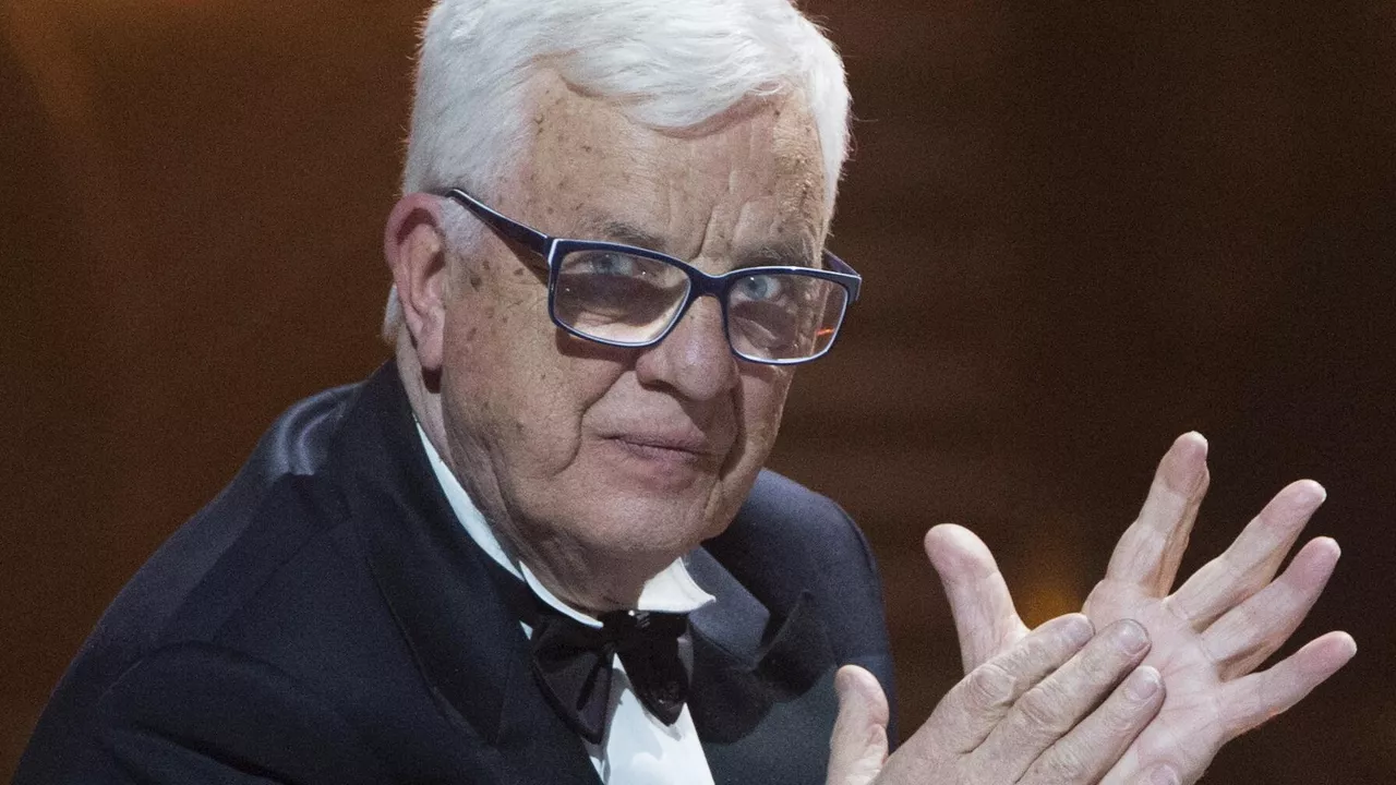 Известный композитор Раймонд Паулс отозвал все доверенности у представителей