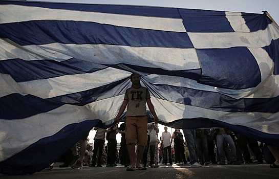 Песков прокомментировал финпомощь Греции