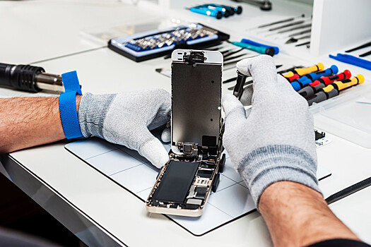 Стало известно, как россияне ломают свои смартфоны