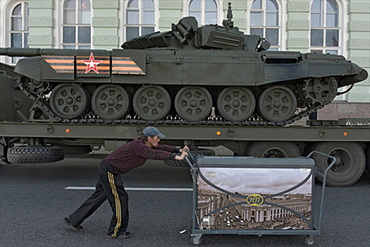Репетиции Парада Победы в Петербурге перенесли на вечер из-за пробок