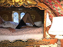 Ковалёв истекает кровью, Цыганский король в опочивальне, Мэйуэзер показал свои украшения — соцсети