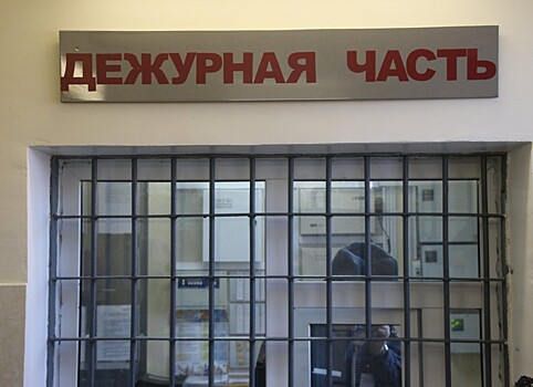 Дебошира, сломавшего турникет в одном из колледжей Владивостока, задержала полиция