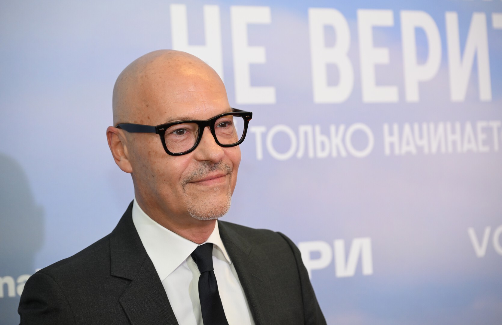 Новая возлюбленная и эвакуация из Ирана: как живет Бондарчук