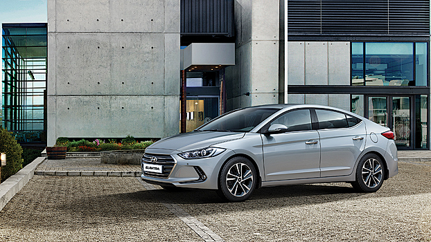 Hyundai назвала рублевые цены на новую «Элантру»