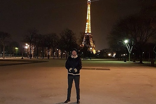 Екатеринбургский депутат скрылся в Париже от нападок Собчак