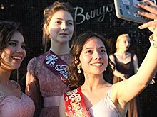 Российские школьники выбрали песни на выпускной