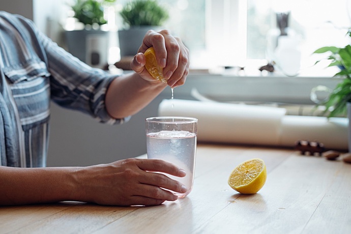 Как любители воды с лимоном доводят себя до рака