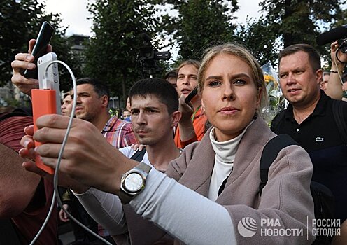 «Меня постоянно спрашивают, не боюсь ли я»: активистка вступает в противоборство с путинской Россией (The New York Times, США)