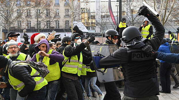 Как проходят протесты «жёлтых жилетов» в Париже