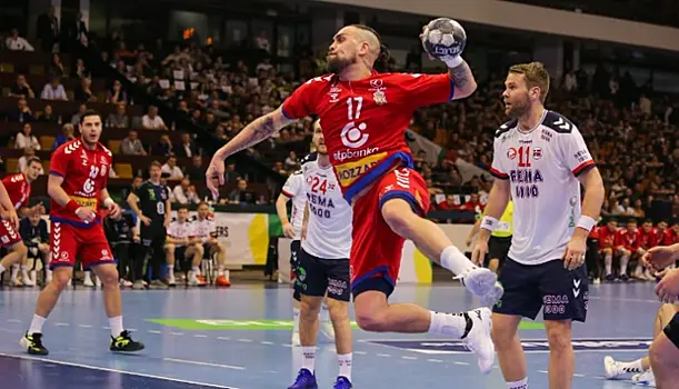 Гандболисты Сербии благодаря эффектному голу вырвали победу у Дании на чемпионате мира