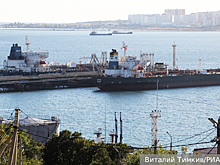 Кратный рост поставок американский нефти в Индию не страшен России