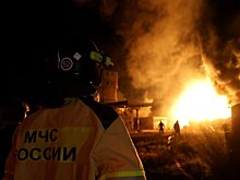 Пожарные поезда привлечены к тушению нефтебазы в Краснодарском крае