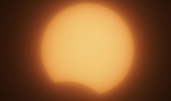 Волгоградские астрономы показали солнечное затмение 21 июня