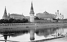 Зачем Сталин после войны перекрасил Московский Кремль