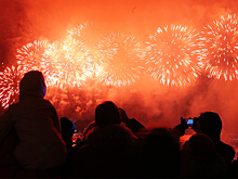 Как отдыхаем в 2023 году: календарь праздничных и выходных дней в России от Минтруда