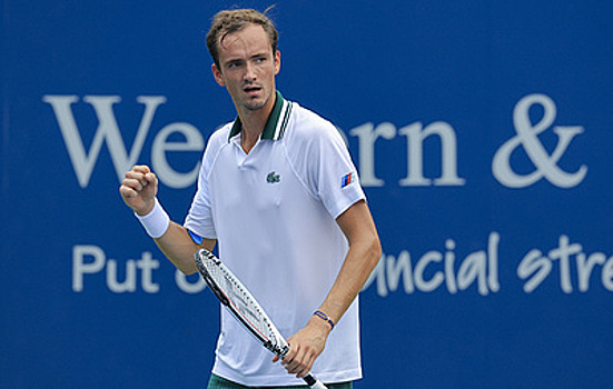 Медведев вышел в четвертьфинал турнира серии "Мастерс" в Цинциннати