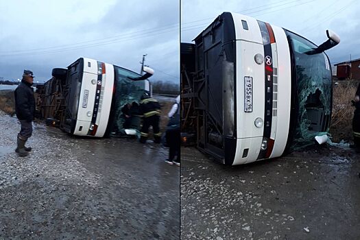 В Удмуртии перевернулся автобус с туристами