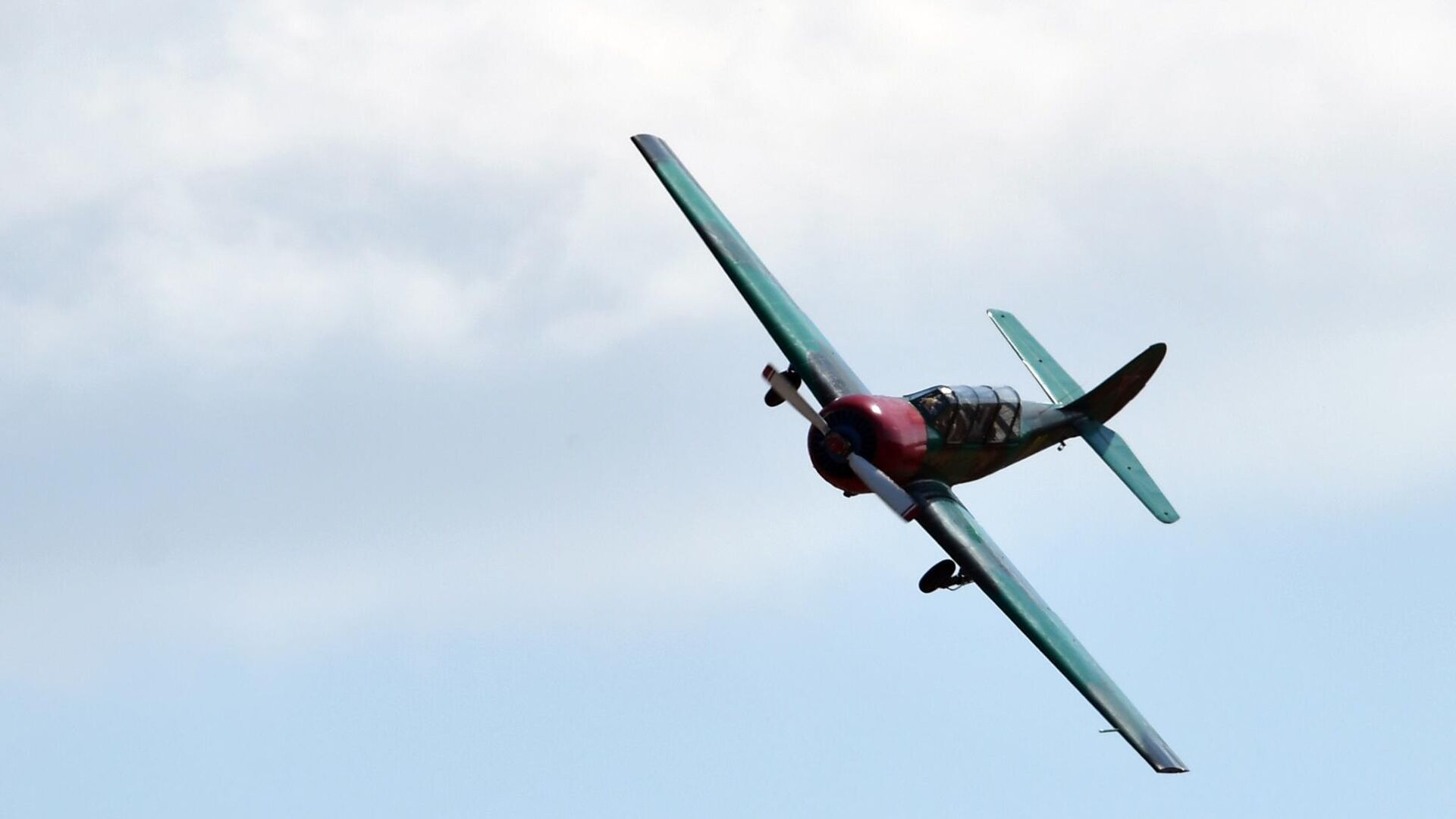 МЧС: пилот погиб при крушении частного самолета в Алтайском крае