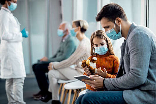 Глава Роспотребнадзора Попова: маски и перчатки защитят от гриппа и коронавируса
