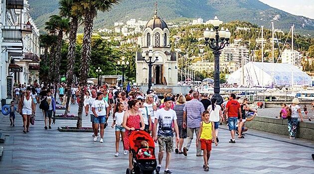 Крым опережает другие популярные курорты по доступности отдыха на майские праздники