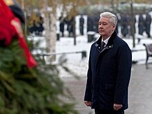 Собянин возложил цветы к Могиле Неизвестного Солдата