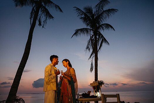 Праздничный сезон в The Standard Maldives: ретро-гламур и отдых без правил