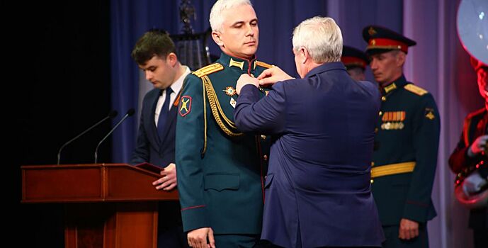 Василий Голубев вручил первые медали Алексея Береста в преддверии Дня Победы