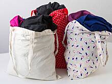 Девушка принесла мешок поношенных трусов на работу и разрыдалась