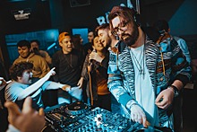 Горячий релиз от DJ-проекта Playmen: музыканты представили работу «Silver Moon» в честь 200-летия статуи Венеры Милосской