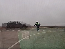 В Приамурье на трассе полицейские устроили погоню со стрельбой за угнанным автомобилем