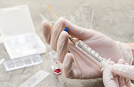 Глава Минздрава рассказал, кто лучше переносит вакцинацию