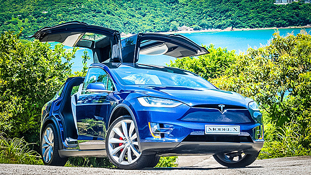 Россиянка озолотится из-за дефекта Tesla