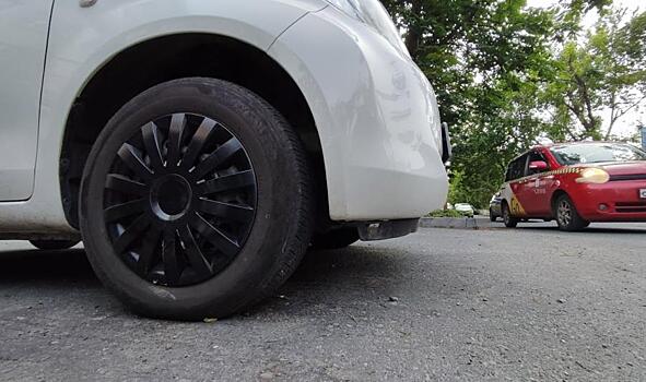 «Забито до предела»: горе-автомобилисты облюбовали очередное место для нарушений во Владивостоке