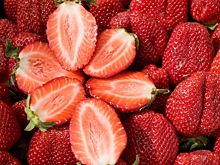 Чем опасны ранние фрукты и ягоды