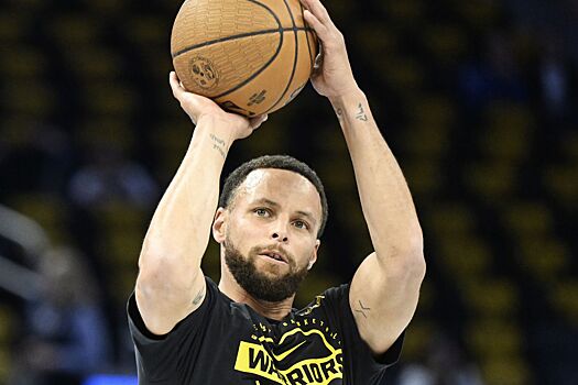 «Шарлотт» выведет из обращения номер отца Стефена Карри