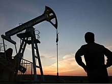 Bloomberg: ЕС пока не намерен менять потолок цен на нефть из России