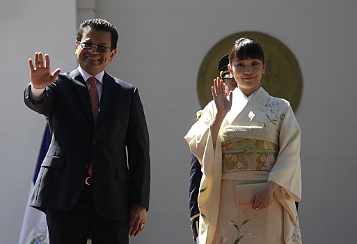 Принцесса Японии после свадьбы с простолюдином устроилась на бесплатную работу