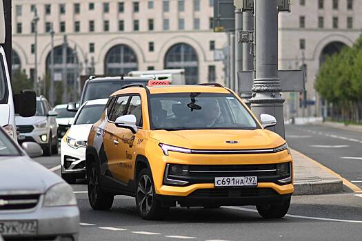 Треть таксистов отказалась пересаживаться в российские автомобили
