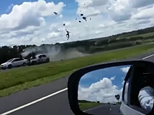 Пьяный байкер взмыл на три метра после смертельного столкновения на бразильской трассе