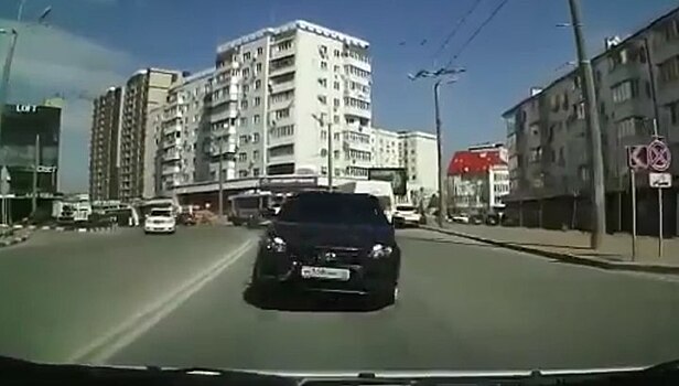 Регистратор записал страшное лобовое столкновение в Новороссийске