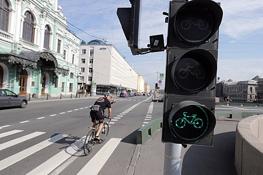 В Петербурге установили три десятка светофоров для велосипедистов