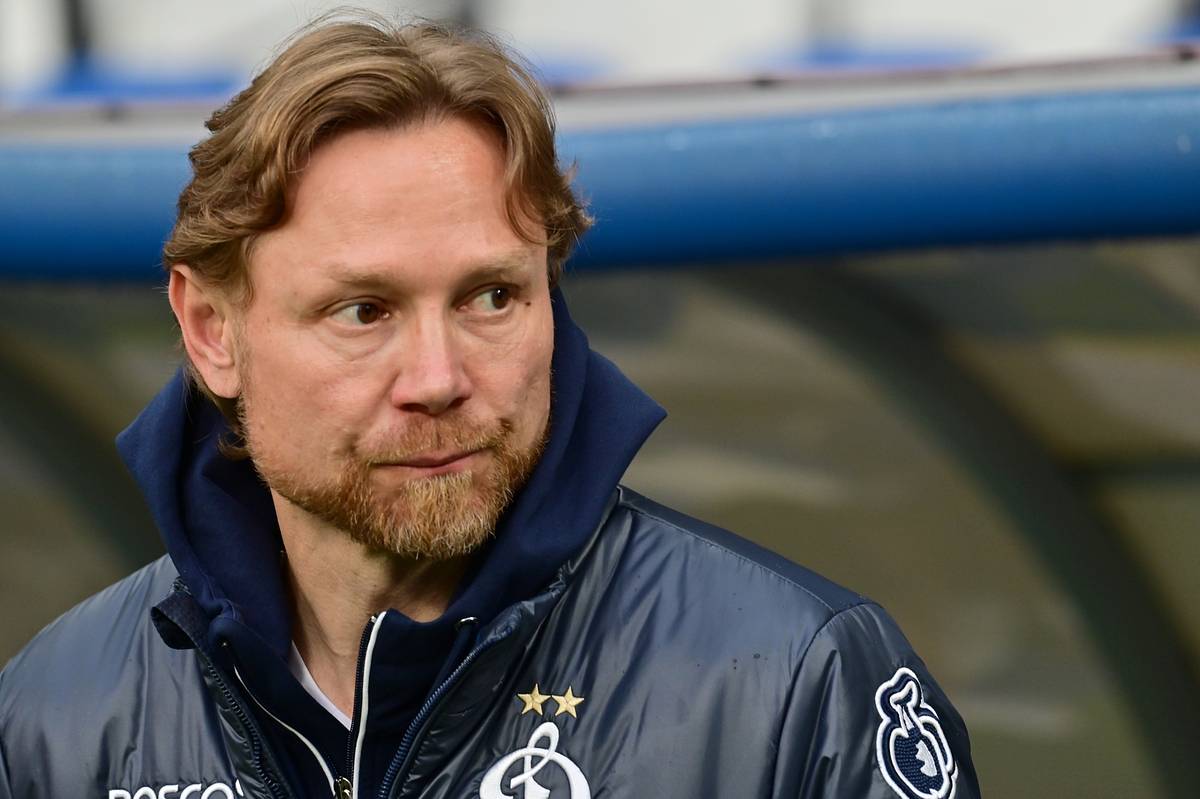 Карпин&nbsp; отреагировал на пропущенный Сафоновым дальним ударом по центру ворот мяч