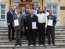 12 сотрудников РНПК наградили в честь Дня работника автомобильного транспорта