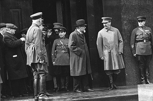 Дела НКВД и другие документы, которые находятся под грифом «секретно»