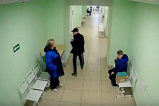 В Котласе мужчина с топором и битой ворвался в кабинет врача и требовал лечения