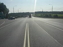 Фура раздавила мотоцикл: мотоциклист ранен, его пассажир погиб