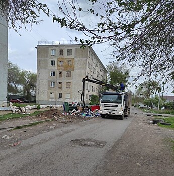 Оренбургская прокуратура поспособствовала уборке мусора на улице Мусы Джалиля