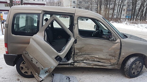 В Торжке в ДТП пострадали пассажиры микроавтобуса